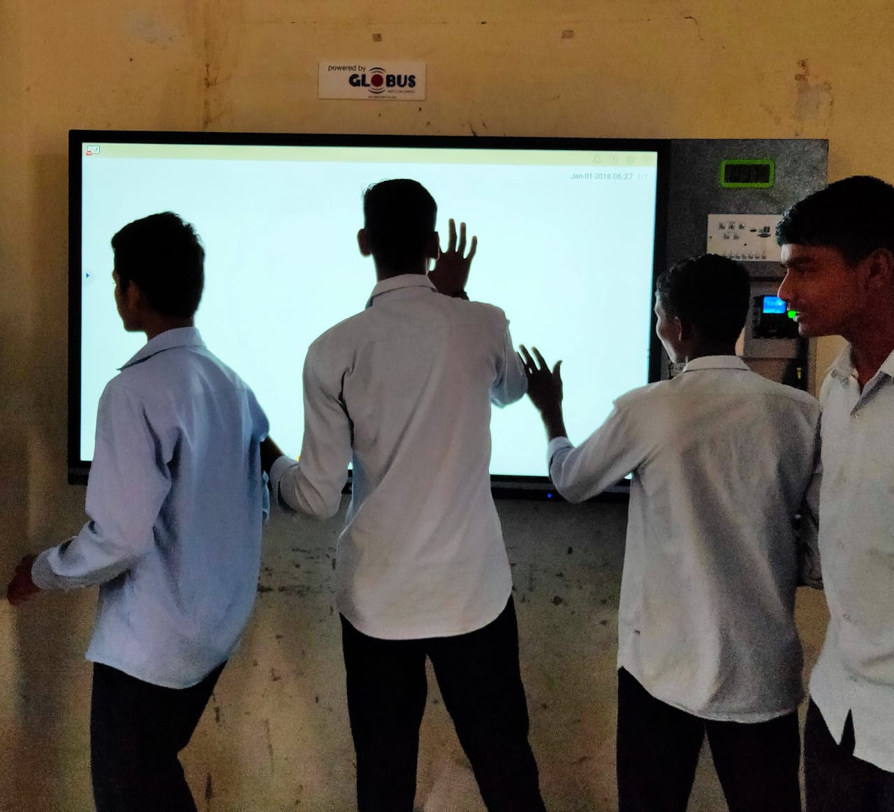 Smart Classroom For Schools